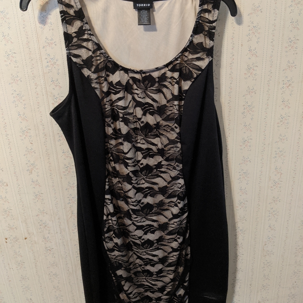 Body con dress, black with lace and nude color